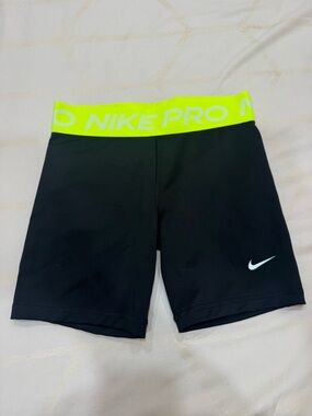Nike Black Compression Shorts with Neon Yellow Waistband Youth L some wear